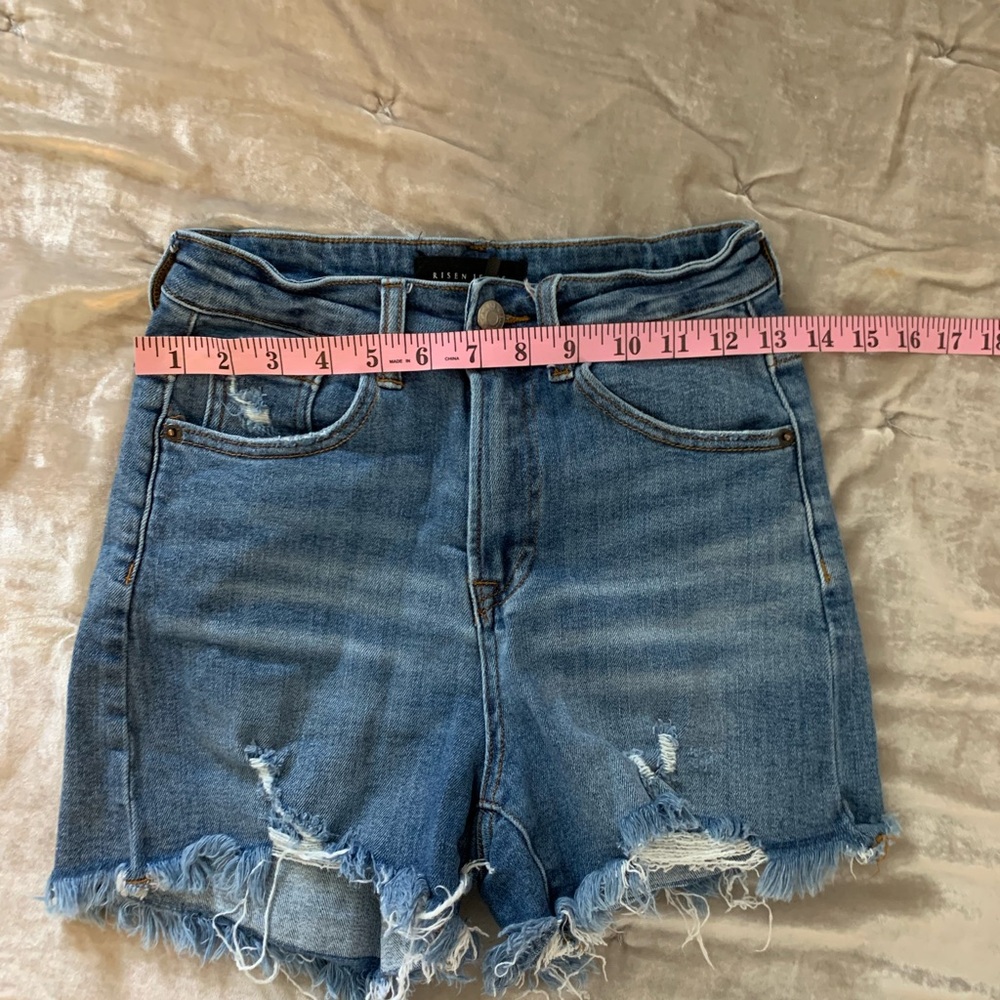 D O N A T E D 
Denim Distressed Women's Shorts by Risen Jeans size small EUC B66 - Picture 5 of 7